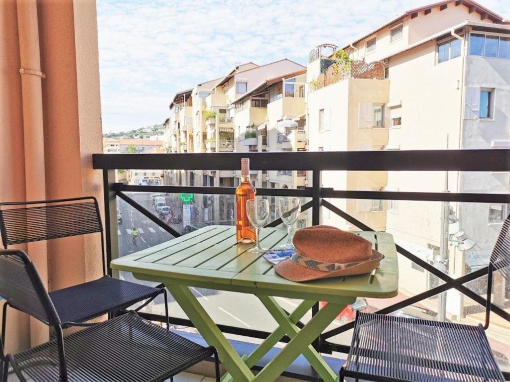 Appartement Appartement Cannes la Bocca, 1 pièce, 2 personnes - FR-1-609-41 APPARTEMENT N°2B9 - 2ème ETAGE 10 RUE DE LA VERRERIE 06150 Cannes