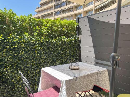 Appartement Cannes la Bocca, 1 pièce, 2 personnes - FR-1-609-68