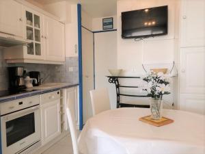 Appartement Appartement Cannes la Bocca, 2 pièces, 4 personnes - FR-1-609-4 APPARTEMENT N°264 - 2eme ETAGE 6 RUE DE LA VERRERIE 06150 Cannes Provence-Alpes-Côte d\'Azur