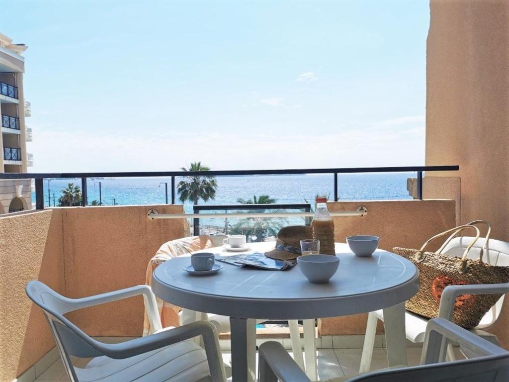 Appartement Appartement Cannes la Bocca, 2 pièces, 4 personnes - FR-1-609-54 APPARTEMENT N°462 - 4eme ETAGE 6 RUE DE LA VERRERIE 06150 Cannes