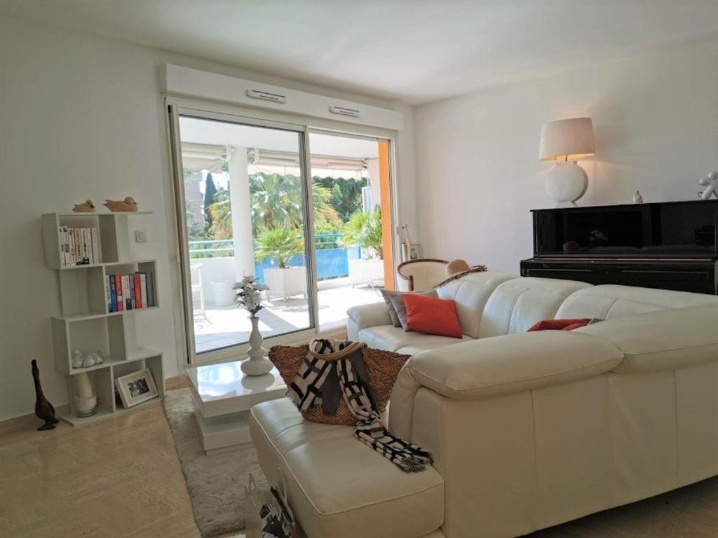 Appartement Cannes la Bocca, 3 pièces, 4 personnes - FR-1-609-12 APPARTEMENT - BAT C2 - 2ème ETAGE 124 Avenue Maurice Chevalier, 06150 Cannes