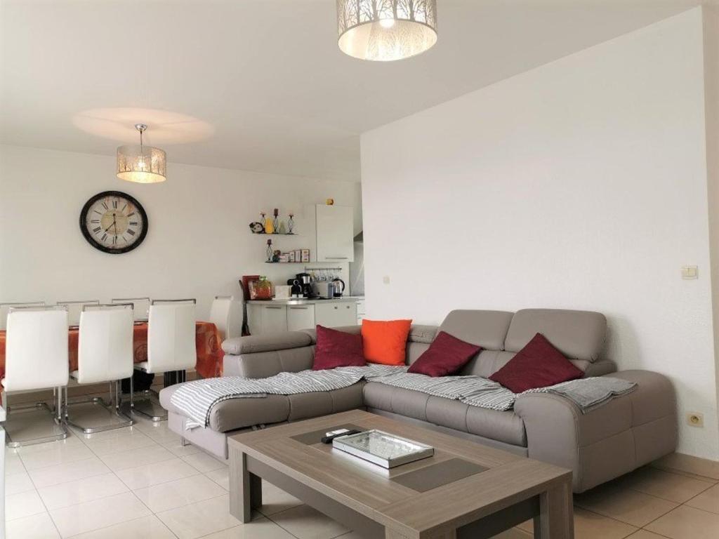 Appartement Cannes la Bocca, 4 pièces, 6 personnes - FR-1-609-11 APPARTEMENT PENTHOUSE - 4EME ETAGE 158 Avenue Francis Tonner, 06150 Cannes