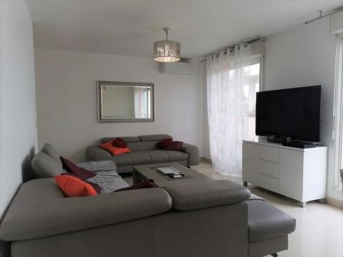 Appartement Cannes la Bocca, 4 pièces, 6 personnes - FR-1-609-11