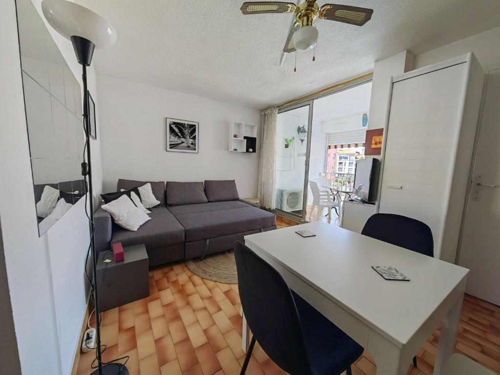Appartement Cap d'Agde, 2 pièces, 4 personnes - FR-1-607-135 AV DES SERGENTS PORT RICHELIEU 4 ENTREE 28, 34300 Le Cap d\'Agde
