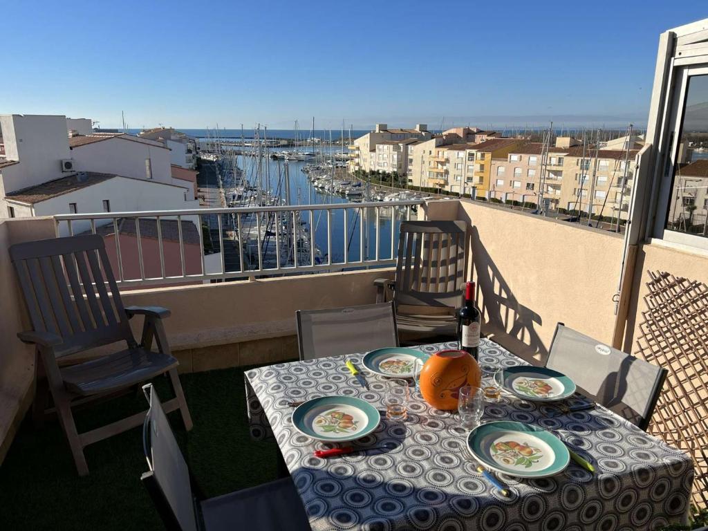 Appartement Appartement Cap d'Agde, 2 pièces, 4 personnes - FR-1-702-38 3 AVENUE DE LA JETÉE BAT A - APPT 33 - 5EME 34300 Le Cap d\'Agde