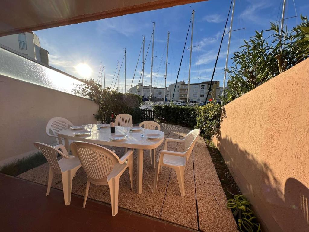 Appartement Appartement Cap d'Agde, 3 pièces, 6 personnes - FR-1-702-24 1 AVENUE DE LA JETEE BÂT F - APPT 247 - RDC 34300 Le Cap d\'Agde