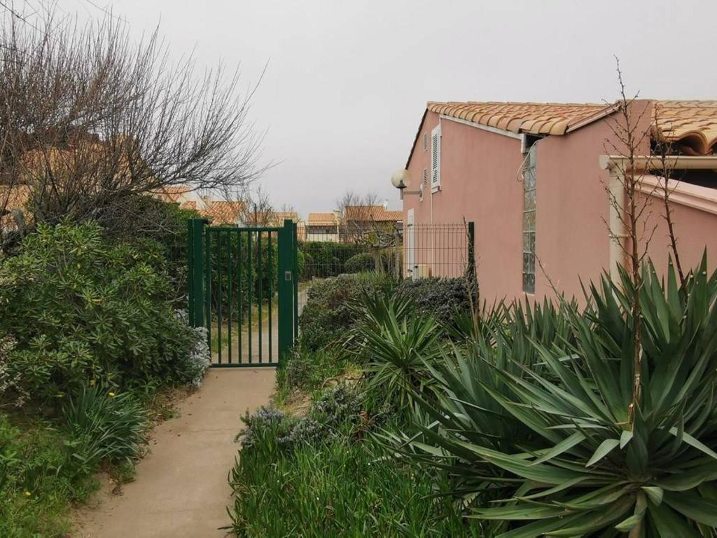 Appartement Appartement Cap d'Agde, 4 pièces, 6 personnes - FR-1-607-74 4 RUE DES LAVANDIERES RESIDENCE LES JARDINS DE LA PLAGE 34300 Le Cap d\'Agde