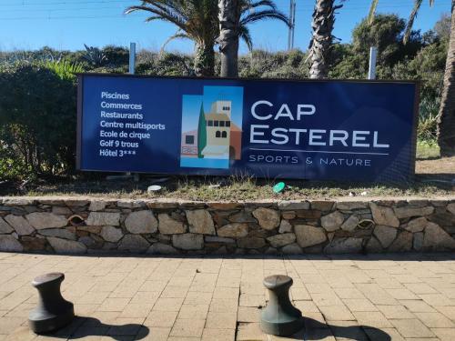 APPARTEMENT CAP ESTEREL CLIMATISE VUE MER