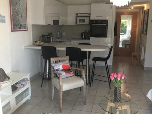 Appartement Carnac, 3 pièces, 4 personnes - FR-1-377-62