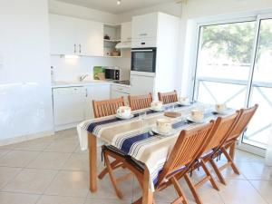 Appartement Appartement Carnac, 4 pièces, 6 personnes - FR-1-477-72 59 Boulevard de la Plage RDC - porte 1 (gauche) 56340 Carnac Bretagne