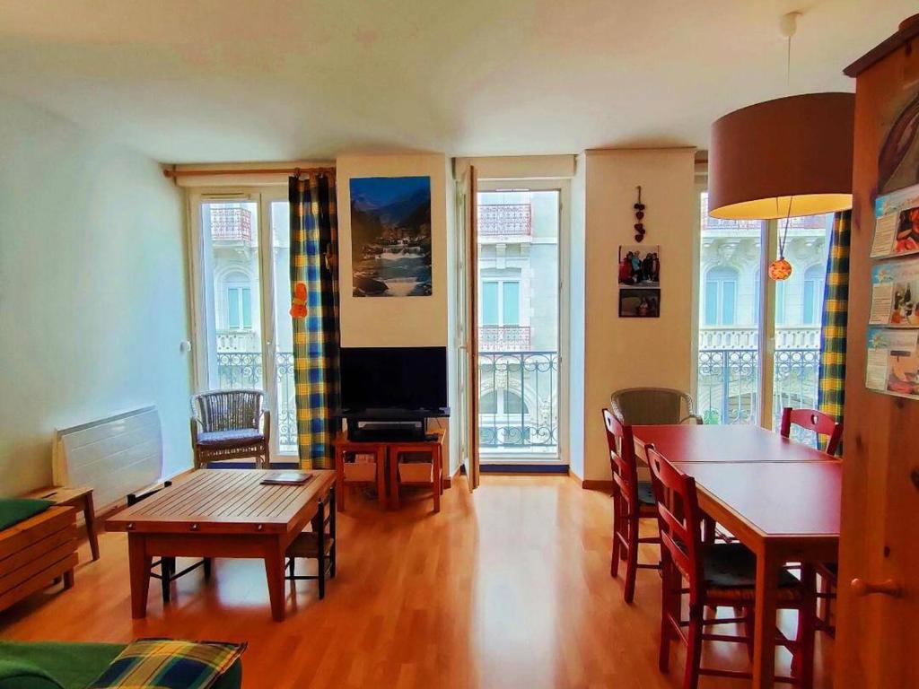 Appartement Cauterets, 2 pièces, 4 personnes - FR-1-234-283 10 boulevard Latapie Flurin, 65110 Cauterets