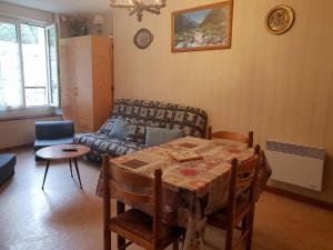 Appartement Cauterets, 2 pièces, 4 personnes - FR-1-234-299