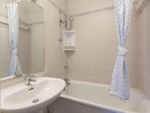 Appartement Cauterets, 3 pièces, 5 personnes - FR-1-401-205