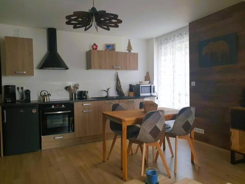 Appartement Cauterets, 3 pièces, 6 personnes - FR-1-234-288
