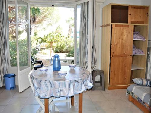 Appartement Cavalaire-sur-Mer, 1 pièce, 2 personnes - FR-1-226B-128