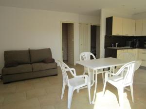Appartement Cavalaire-sur-Mer, 2 pièces, 4 personnes - FR-1-100-126