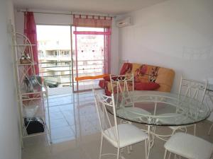 Appartement Appartement Cavalaire-sur-Mer, 2 pièces, 4 personnes - FR-1-100-224 Avenue du Maréchal Lyautey Résidence le Miramar Appt 301 83240 Cavalaire-sur-Mer Provence-Alpes-Côte d\'Azur