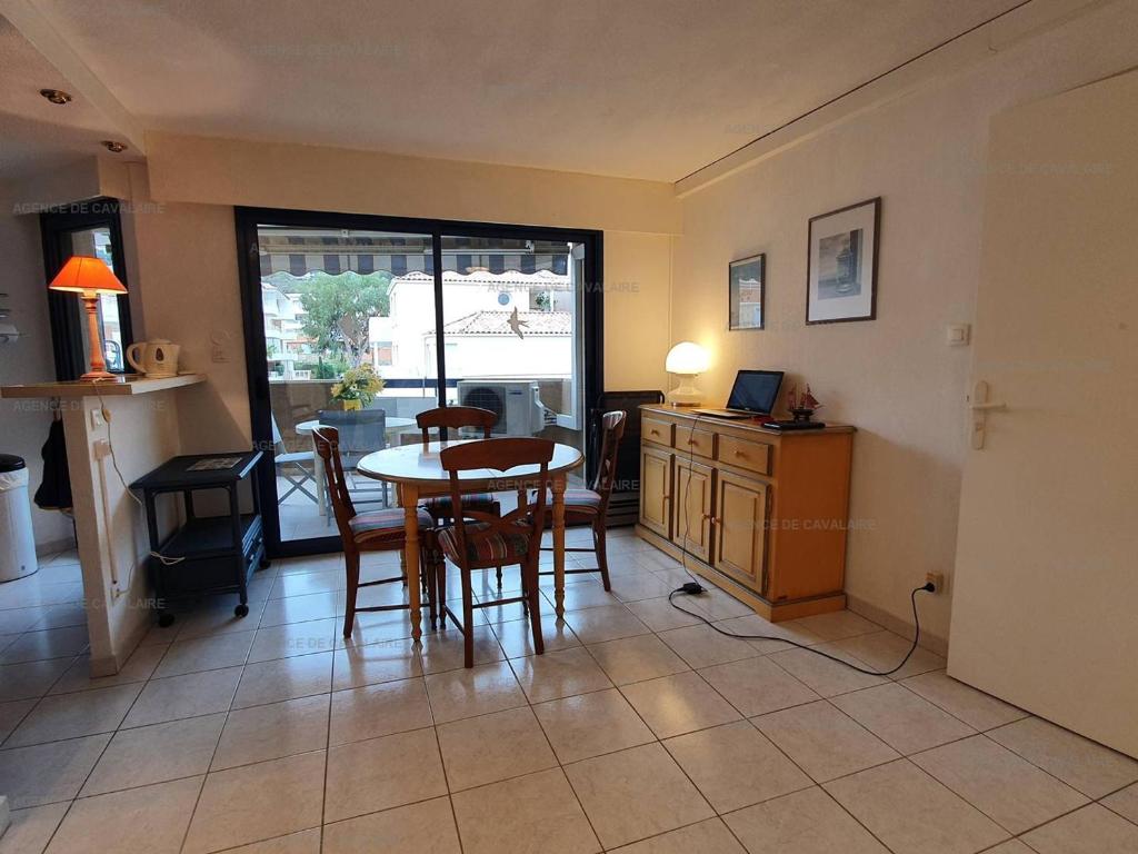 Appartement Cavalaire-sur-Mer, 2 pièces, 4 personnes - FR-1-100-277 121 boulevard Pasteur, Appt n° 307 résidence PERLA DI MAR 1, 83240 Cavalaire-sur-Mer