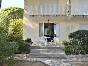 Appartement Appartement Cavalaire-sur-Mer, 2 pièces, 4 personnes - FR-1-226B-111 APPARTEMENT N°10 AVENUE DES VIGNES 83240 Cavalaire-sur-Mer Provence-Alpes-Côte d\'Azur