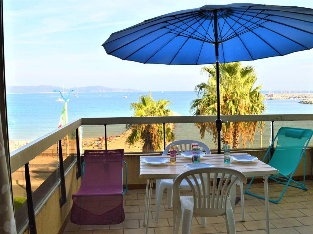 Appartement Appartement Cavalaire-sur-Mer, 2 pièces, 4 personnes - FR-1-226B-130 23 RUE DES BRUYERES Appartement 43 - ENTREE C -2 ème étage 83240 Cavalaire-sur-Mer