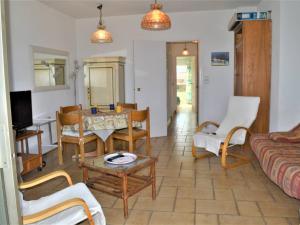 Appartement Appartement Cavalaire-sur-Mer, 2 pièces, 4 personnes - FR-1-226B-130 23 RUE DES BRUYERES Appartement 43 - ENTREE C -2 ème étage 83240 Cavalaire-sur-Mer Provence-Alpes-Côte d\'Azur