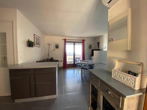 Appartement Cavalaire-sur-Mer, 3 pièces, 4 personnes - FR-1-100-258