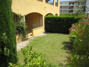 Appartement Appartement Cavalaire-sur-Mer, 3 pièces, 6 personnes - FR-1-100-205 Chemin des Canissons Domaine des Lavandiers Thym B apt 5 83240 Cavalaire-sur-Mer Provence-Alpes-Côte d\'Azur