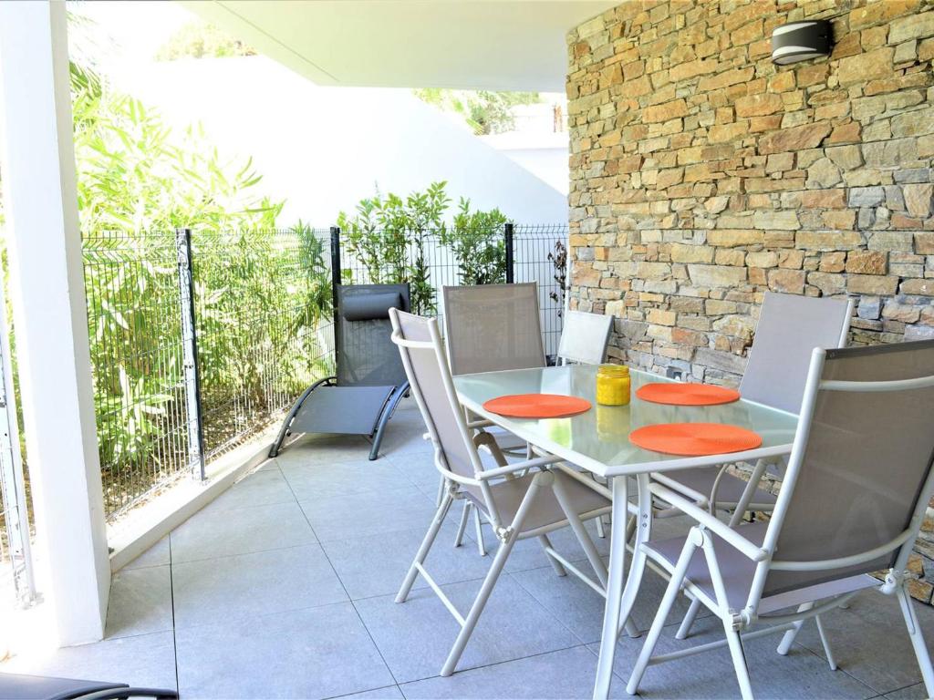 Appartement Appartement Cavalaire-sur-Mer, 3 pièces, 7 personnes - FR-1-226B-90 RESIDENCE EDEN RIVIERA - APPARTEMENT N°003 - RDC 428 RUE PIERRE RAMEIL 83240 Cavalaire-sur-Mer