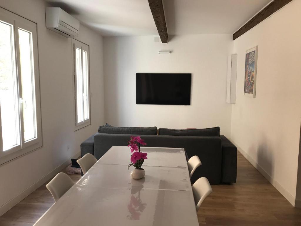 Appartement centre Collioure 63 m² avec terrasse à 3 minutes des plages 6 Rue Berthelot, 66190 Collioure