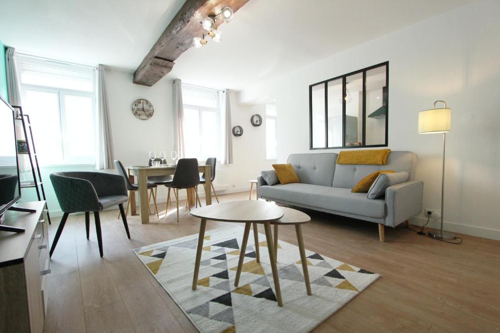 Appartement Appartement centre de Valenciennes entièrement équipé 64m2 8 Rue du Pont Neuf 59300 Valenciennes