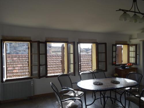 Appartement centre historique Sommières