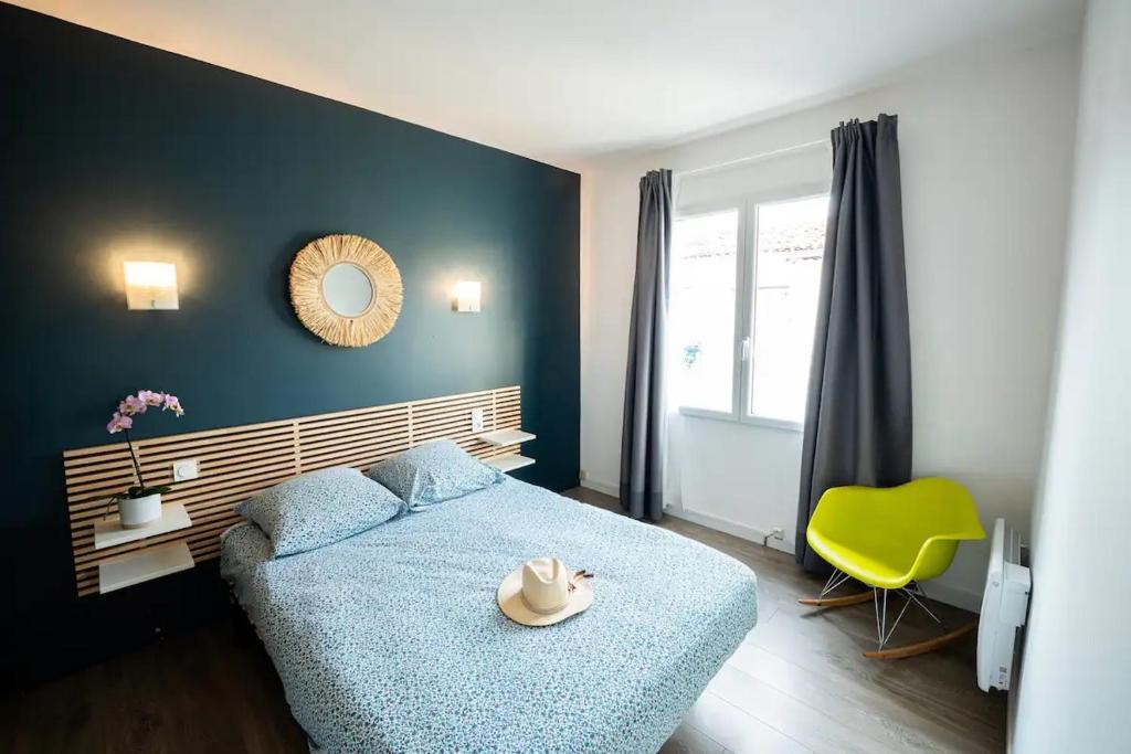 Appartement Appartement centre village, clim et parking gratuit 8 Rue Faubourg national 30220 Aigues-Mortes