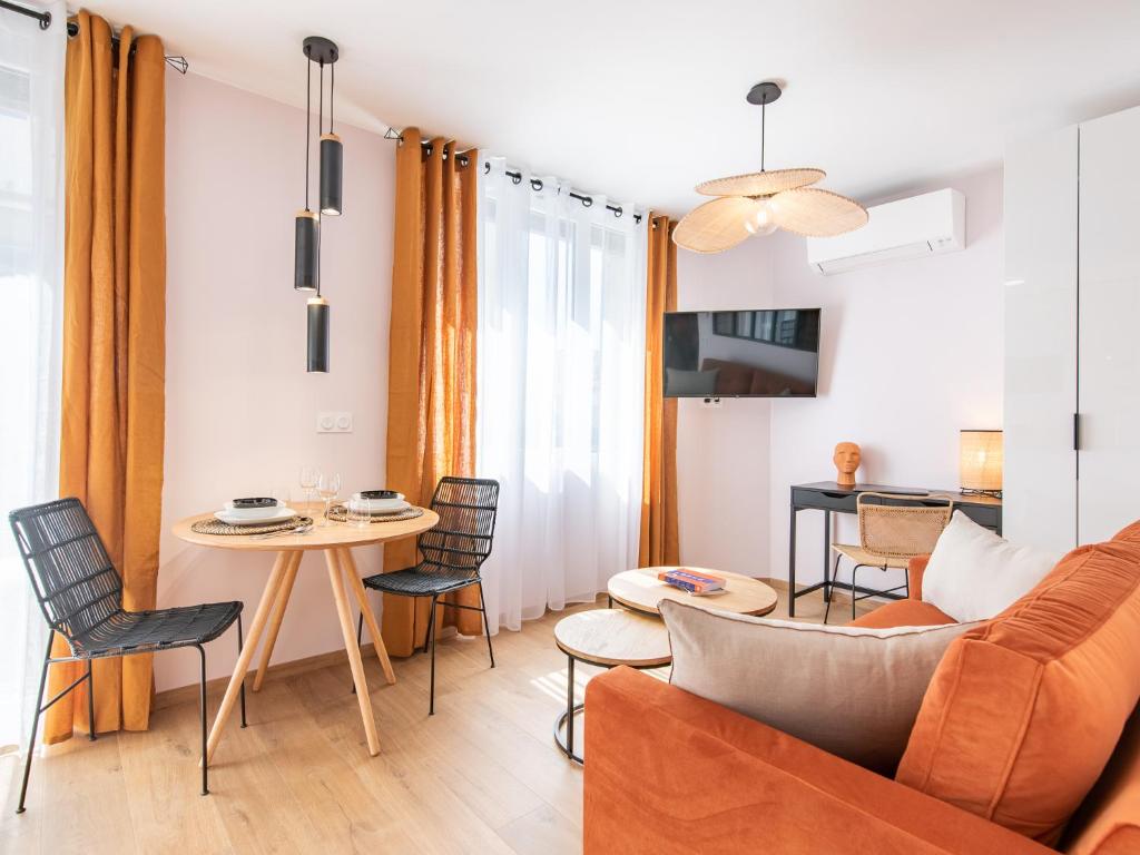 APPARTEMENT CENTRE VILLE PARKING COUVERT WIFI BALCON 65110 Cauterets