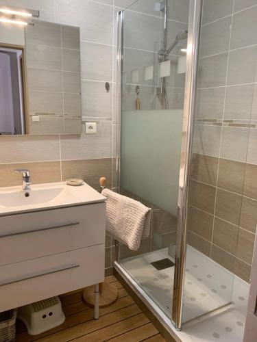 APPARTEMENT CENTRE VILLE PARKING COUVERT WIFI BALCON