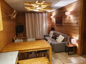 Appartement chaleureux ( 4-6 pers) Chalet des Neiges Arolles