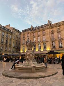 Appartement Chaleureux Au Pied Du Miroir D'eau