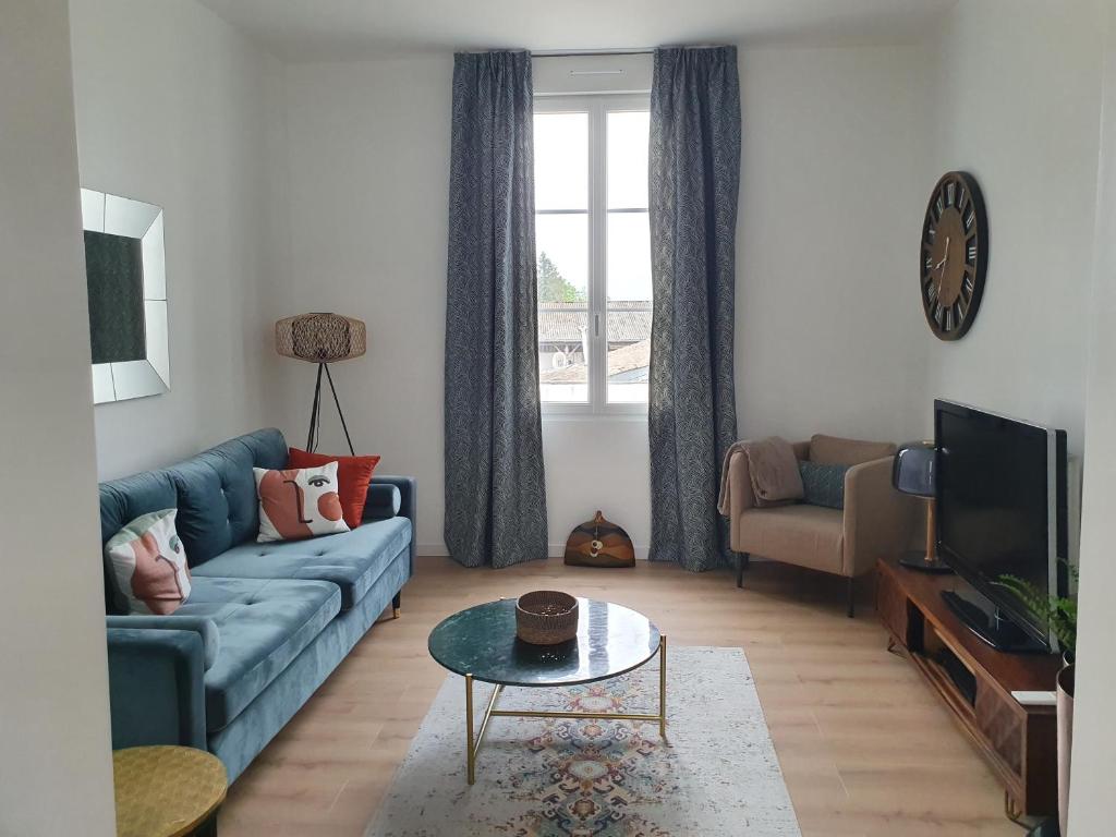 appartement chaleureux en centre ville 11 Avenue de la Libération, 33380 Mios