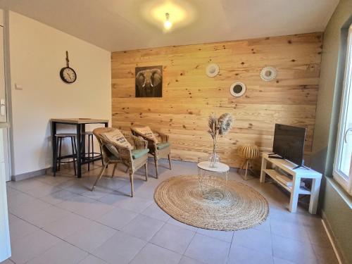 APPARTEMENT CHALEUREUX HYPER CENTRE TOUT CONFORT