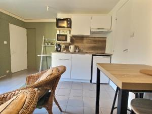 APPARTEMENT CHALEUREUX HYPER CENTRE TOUT CONFORT