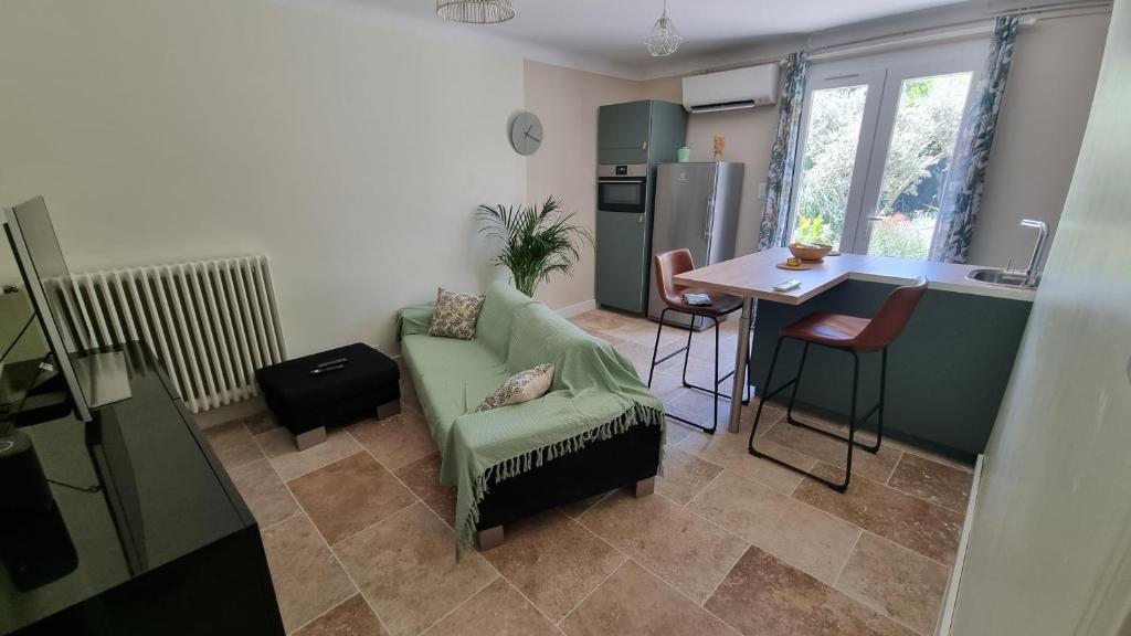 Appartement Appartement chaleureux proche rempart accès jardin 11 bis Impasse Lescure 84000 Avignon