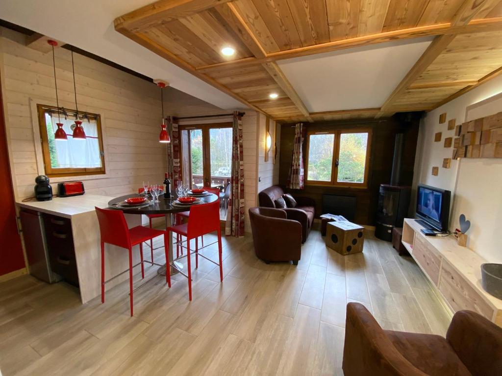 Appartement Appartement Chamonix-Mont-Blanc, 3 pièces, 4 personnes - FR-1-343-166 164, chemin du Col du Dome Les Bois 74400 Chamonix-Mont-Blanc