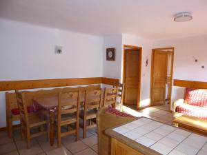 Appartement Champagny-en-Vanoise, 4 pièces, 8 personnes - FR-1-464-37