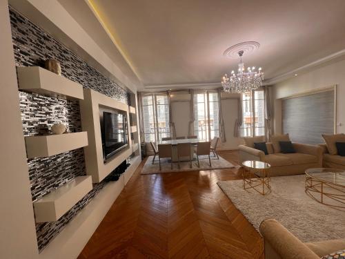 Appartement Champs-Élysées - HALA PARIS