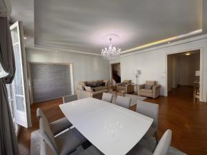 Appartement Champs-Élysées - HALA PARIS