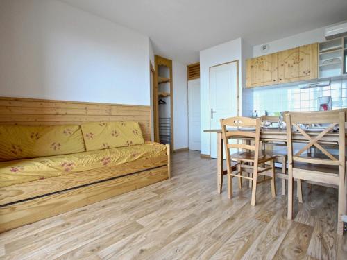 Appartement Chamrousse, 1 pièce, 6 personnes - FR-1-549-20