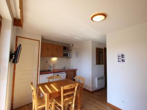 Appartement Appartement Chamrousse, 2 pièces, 4 personnes - FR-1-549-101 1184 Route de Bachat Bouloud 38410 Chamrousse Rhône-Alpes