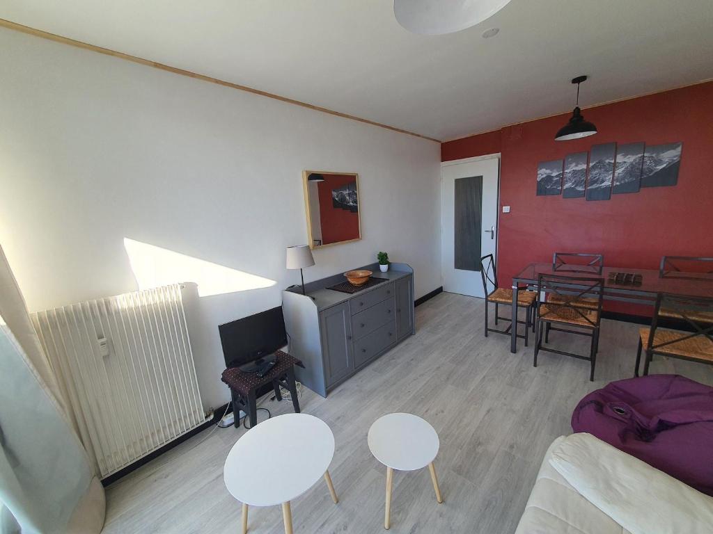 Appartement Appartement Chamrousse, 2 pièces, 5 personnes - FR-1-340-118 561 Rue Des Gentianes -  - Recoin 38410 Chamrousse