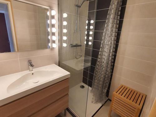 Appartement Chamrousse, 2 pièces, 5 personnes - FR-1-340-118