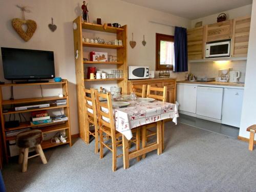 Appartement Chamrousse, 2 pièces, 5 personnes - FR-1-340-41