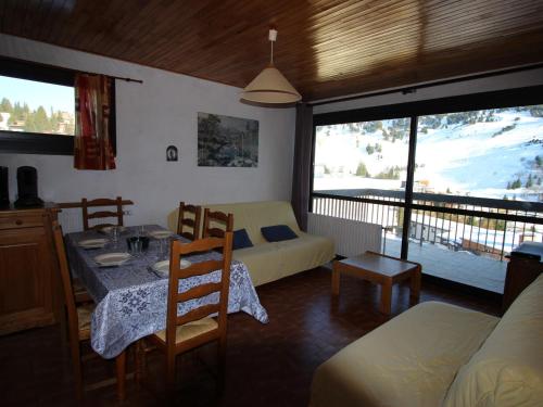 Appartement Chamrousse, 2 pièces, 6 personnes - FR-1-340-101
